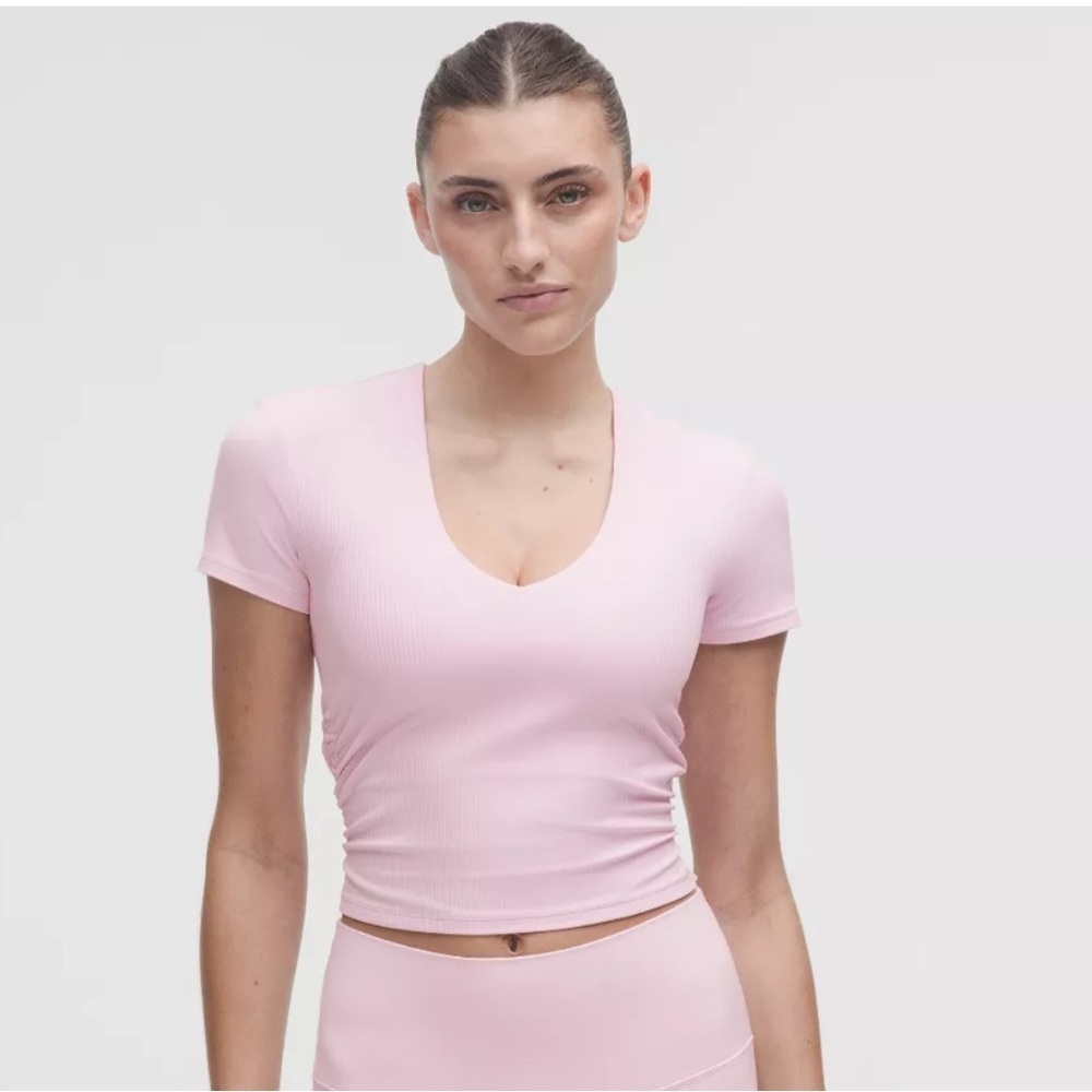 🍋🍋 Lululemon align  V-Neck crop Pink Top. Great condition. Approx sz 6
